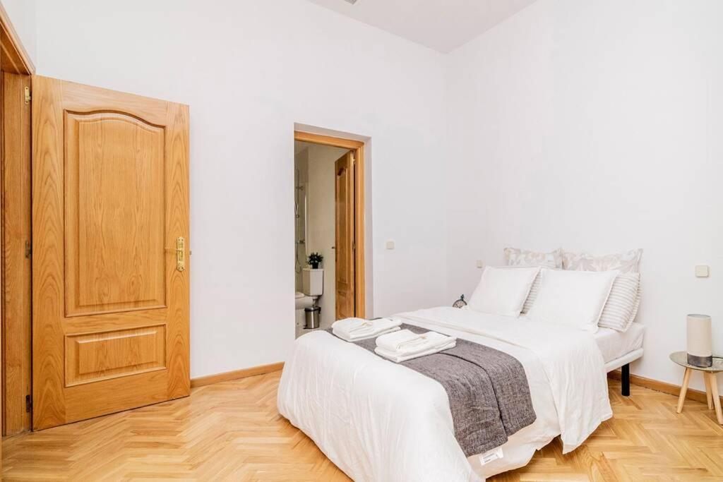 Bello Apartamento En Centro De Madrid, C/Infantas 1-3 By Batuecas Exteriör bild