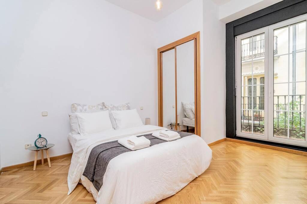 Bello Apartamento En Centro De Madrid, C/Infantas 1-3 By Batuecas Exteriör bild